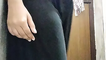 Bhabhi É Fodida Por Um Jovem Em Saree