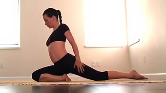 Celebridades Fazendo Yoga - A Rotina De Evangeline Lilly..