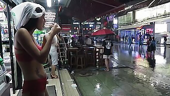 Des Images Secrètement Capturées De Touristes Thaïlandais À Pattaya