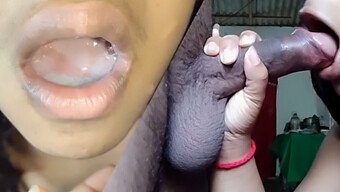 Adolescenta Amatoare Din Sri Lanka Face Deepthroat Și Primește Un Tratament Facial